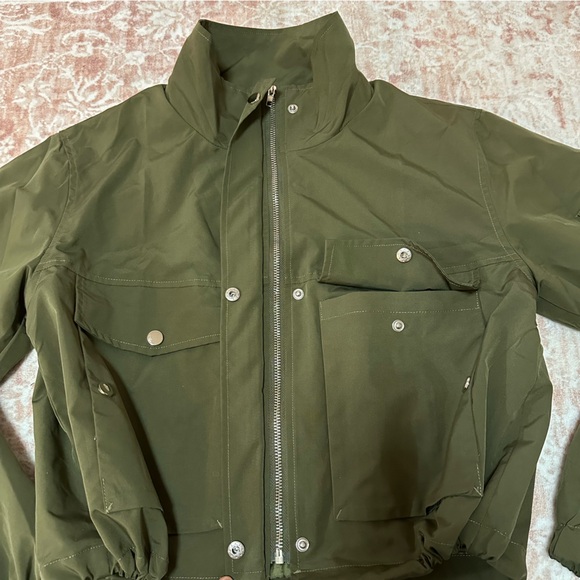 Cropped Cargo Jacket With Pockets - Picture 14 of 14